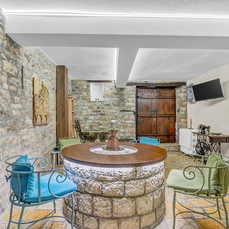 The Well House - Unesco Берат Экстерьер фото